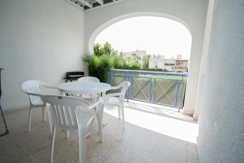 Santa Barbara Complex Apartman Limassol Szoba fotó