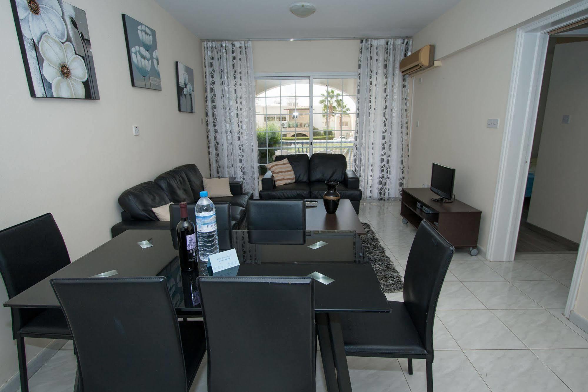 Santa Barbara Complex Apartman Limassol Kültér fotó